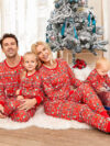 Pyjama de Noël hiver aux motifs modernes, rouge