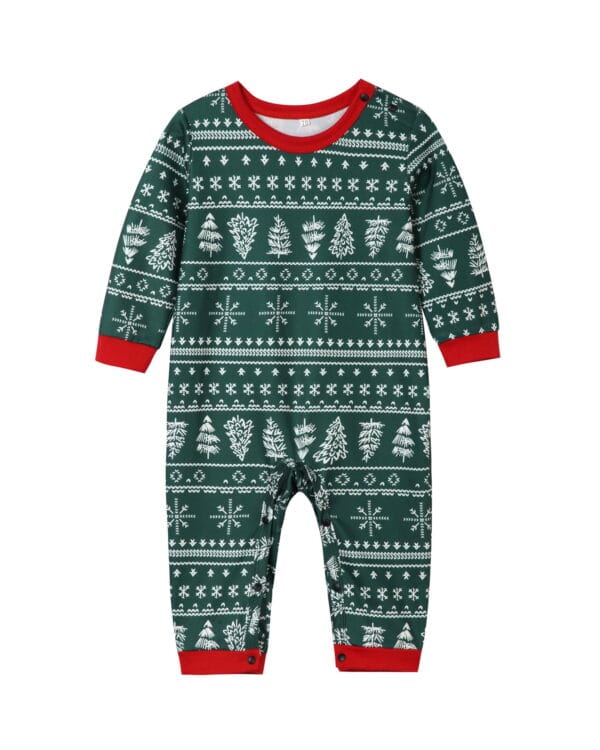 Pyjama de Noël vert moderne aux motifs hivernaux, flocons, sapins